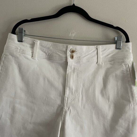 M Jeans By Maurices Women 14 White Denim Casual High Rise 5in A-Line Short NWT - Picture 4 of 13